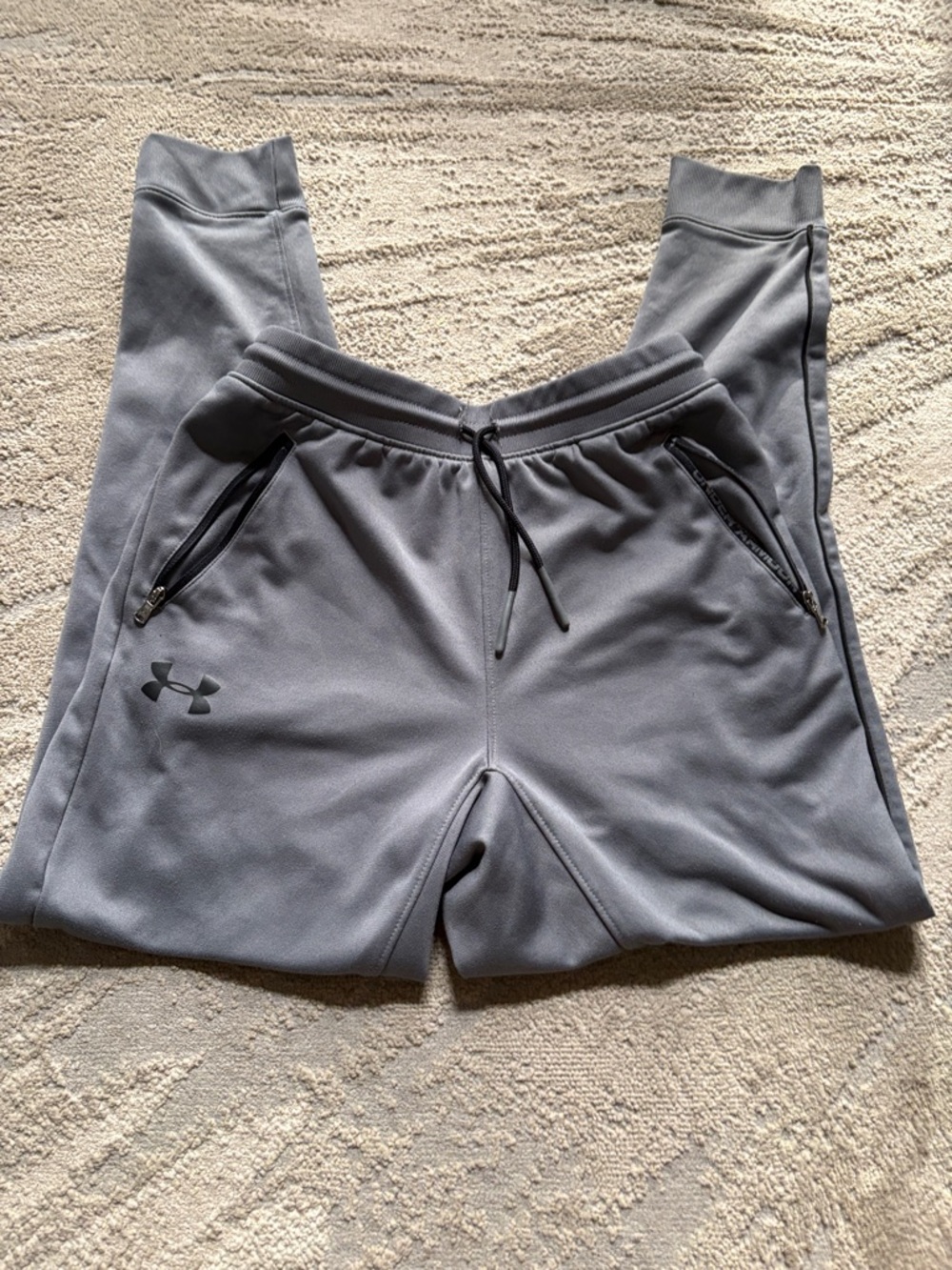 Boys Under Armour Gray Performance Jogger - size large